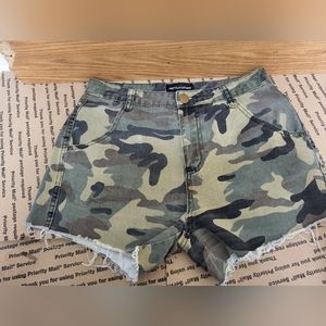 PrettyLittleThing Camo Shorts Size 8